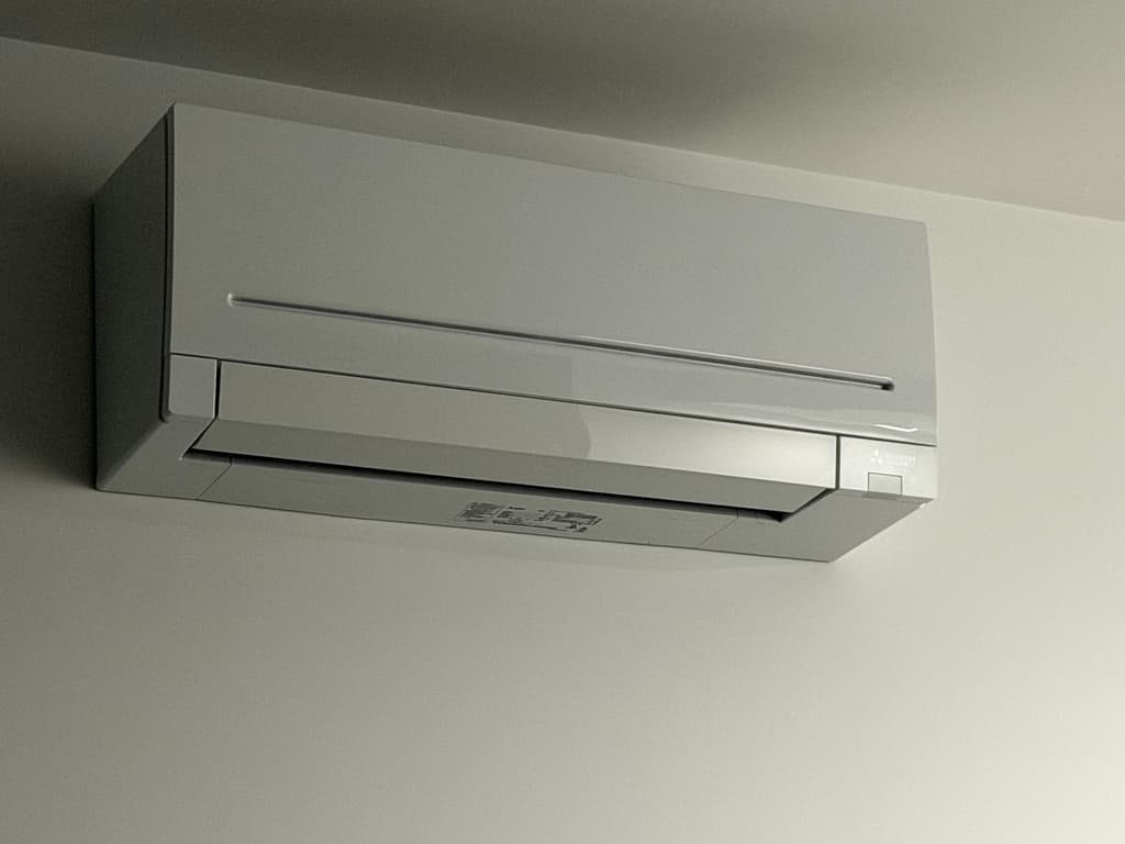 Professional air conditioner cleaner service helping improve system efficiency, airflow performance, and energy savings for residential air conditioning units.